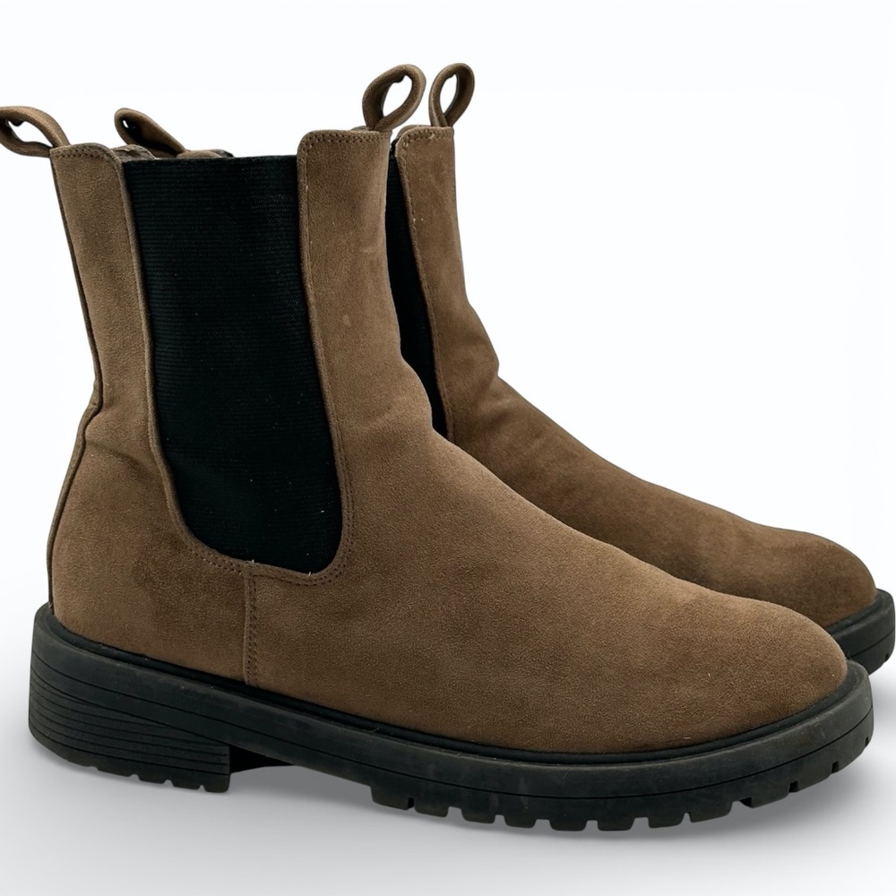 American Eagle Taupe Brown Suede Sock Lug Chelsea Boots women 8.5 minimalist